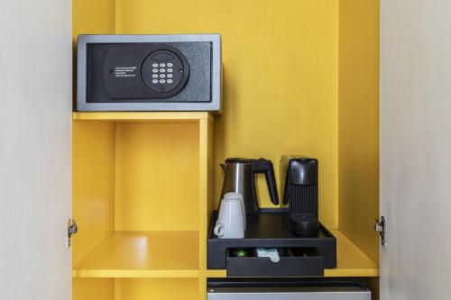 Suite Familiar del hotel Best Western Plus 61 Paris Nation. Foto 3