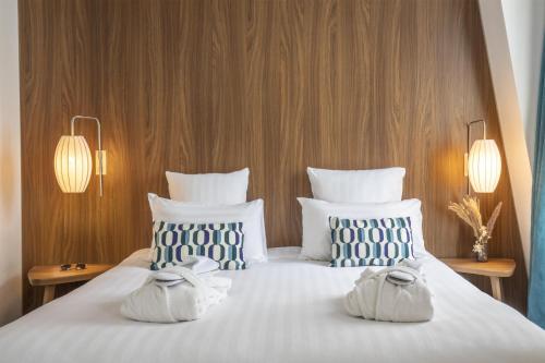 Suite Junior con sofá cama del hotel Best Western Plus 61 Paris Nation. Foto 5