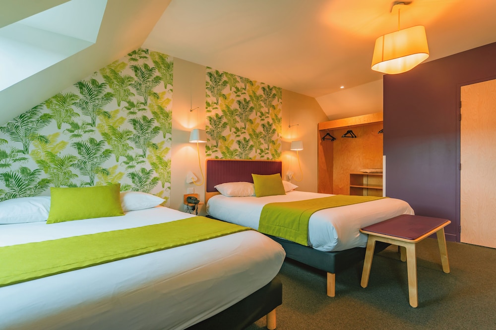 Suite familiar, varias camas (Standard) del hotel Ibis Styles Calais Centre. Foto 2