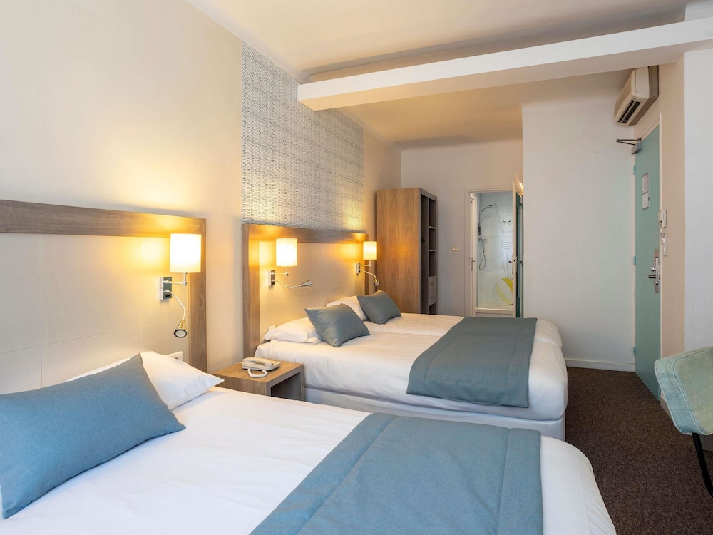 Suite familiar, varias camas (Standard) del hotel Ibis Styles Calais Centre. Foto 4