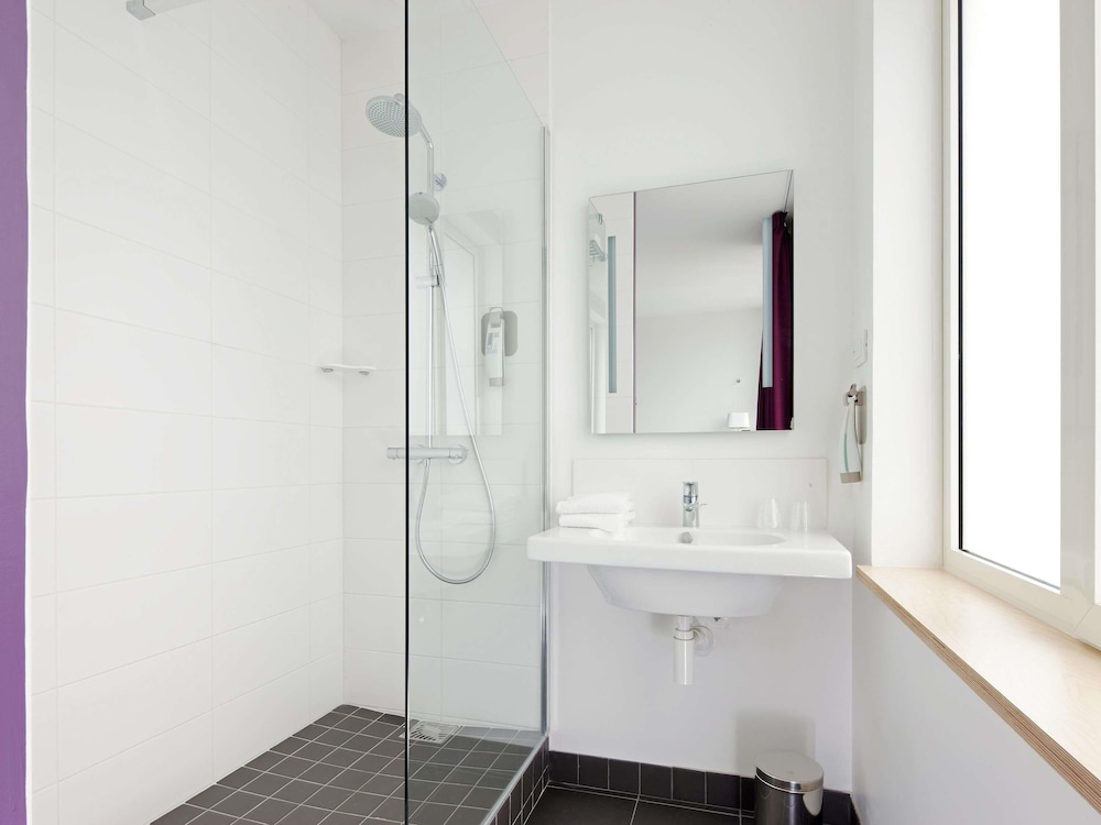 Habitación estándar, 1 cama doble del hotel Ibis Styles Calais Centre. Foto 5