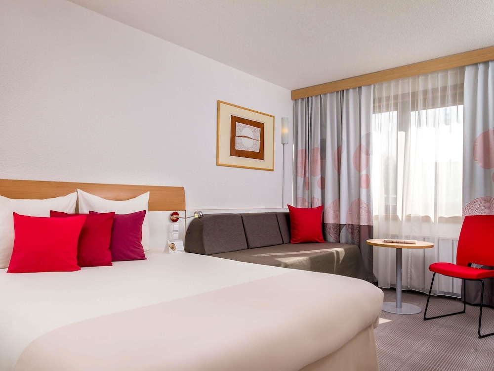 Habitación doble Sofá Cama incluido 1 Cama doble del hotel Novotel Warszawa Airport. Foto 6