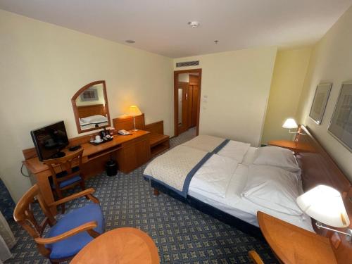 Habitación Doble - 1 o 2 camas del hotel Ramada By Wyndham Prague City Centre. Foto 1