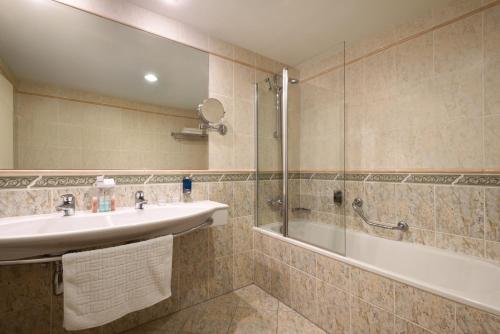 Suite del hotel Ramada By Wyndham Prague City Centre. Foto 1