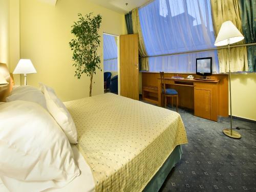Suite del hotel Ramada By Wyndham Prague City Centre. Foto 4