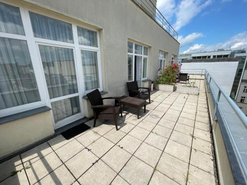 Habitación Doble con terraza - 1 o 2 camas del hotel Ramada By Wyndham Prague City Centre. Foto 4