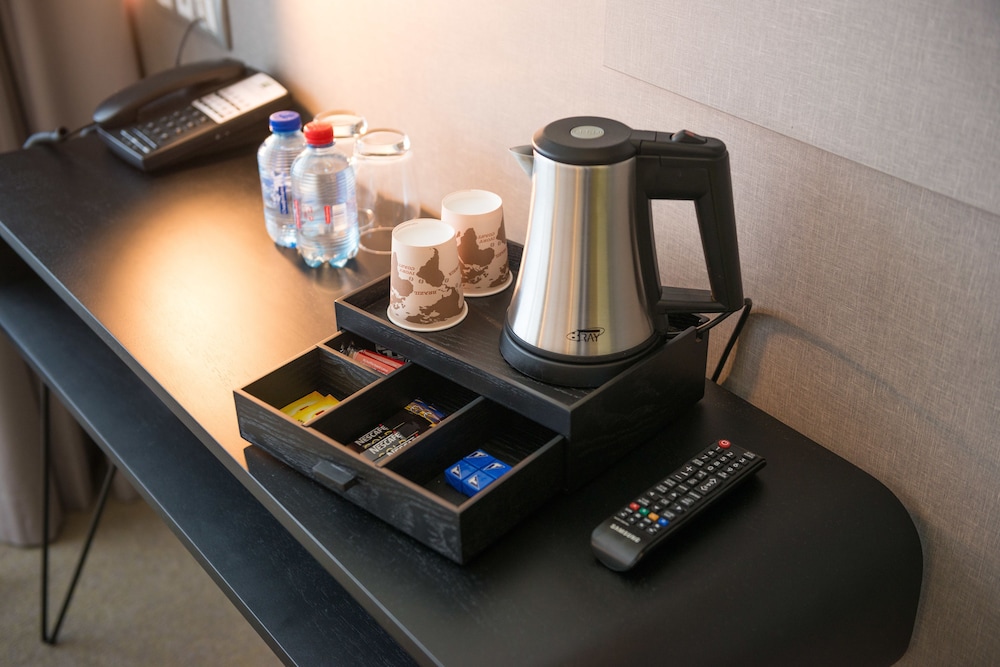 Habitación de categoría superior con una cama doble del hotel Ibis Styles Kortrijk Expo. Foto 6