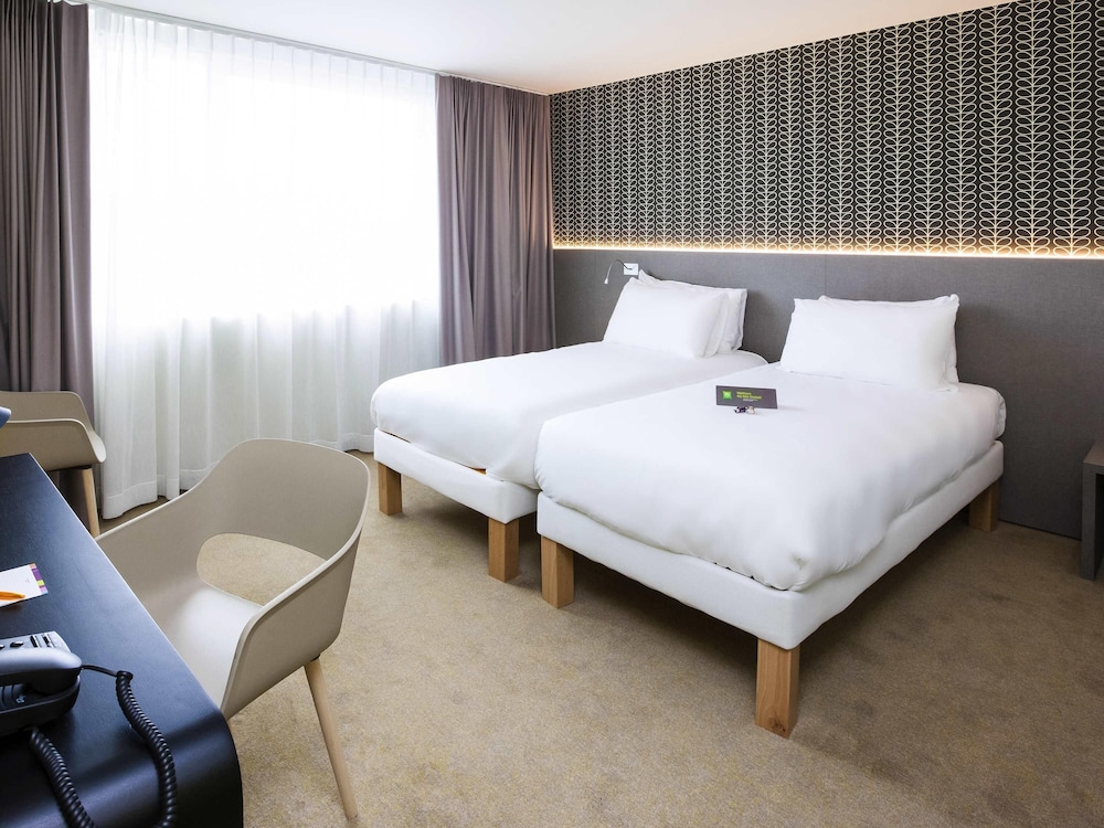 Habitación de categoría superior con 2 camas individuales del hotel Ibis Styles Kortrijk Expo. Foto 1