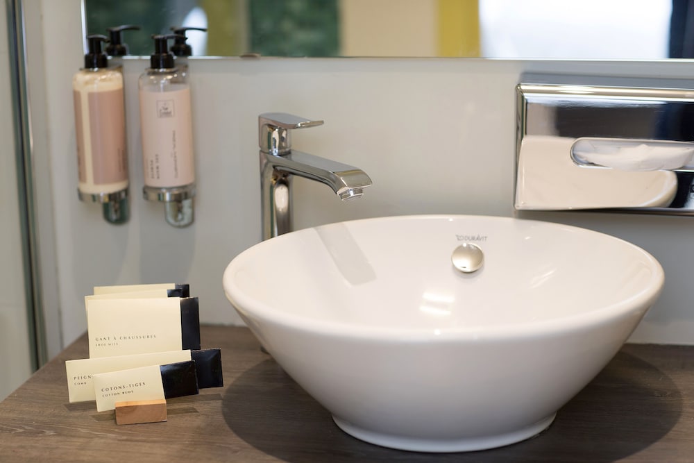 Habitación de categoría superior con 2 camas individuales del hotel Ibis Styles Kortrijk Expo. Foto 6
