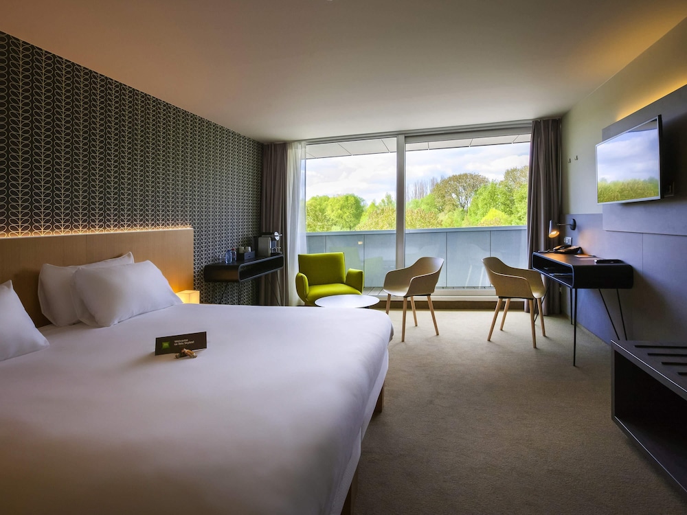 Suite Junior con una cama doble del hotel Ibis Styles Kortrijk Expo