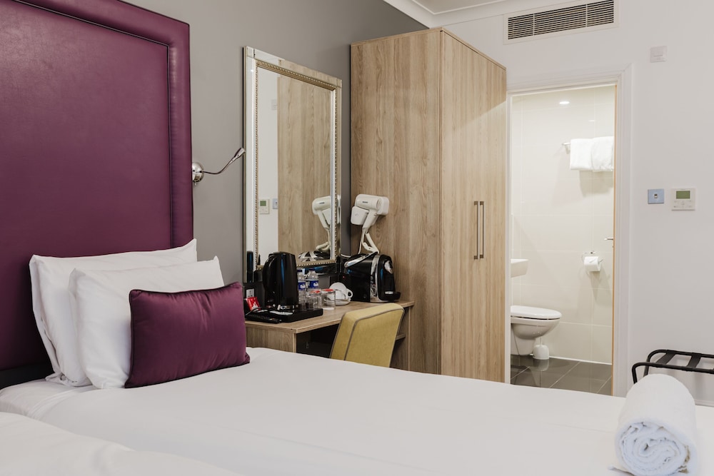 Habitación estándar con 2 camas individuales, baño privado del hotel The Porchester. Foto 5
