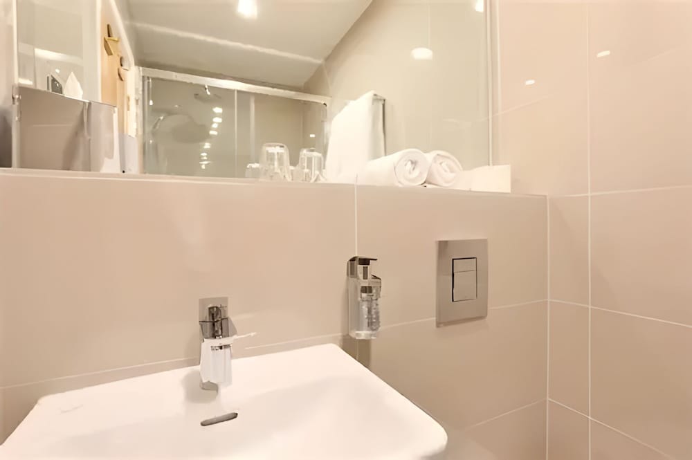 Habitación ejecutiva doble, baño privado del hotel The Porchester. Foto 31