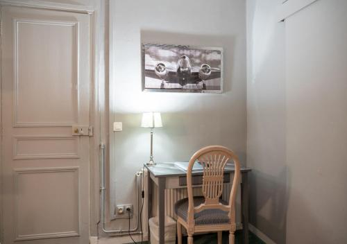 Habitación Doble Estándar del hotel Nouvel Paris. Foto 6