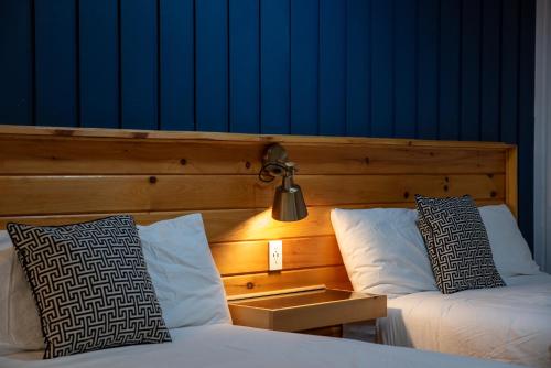 Studio Suite with Two Double Beds, Balcony del hotel Woodlake Inn. Foto 1