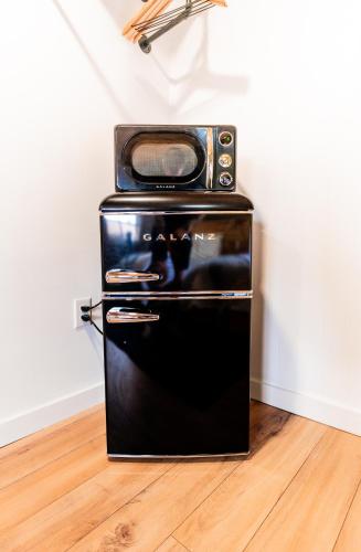 Habitación Estándar - 1 cama extragrande del hotel Woodlake Inn. Foto 2