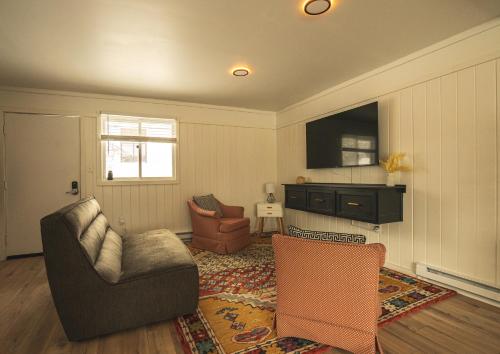 Suite de 1 dormitorio - Cama grande del hotel Woodlake Inn. Foto 4