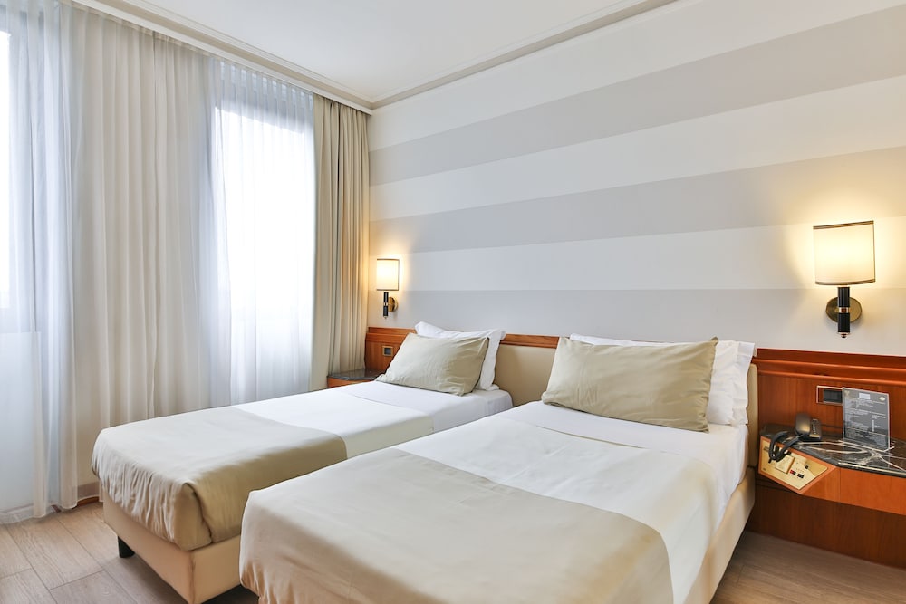 Habitación clásica doble, 2 camas individuales del hotel Leon D'oro. Foto 1