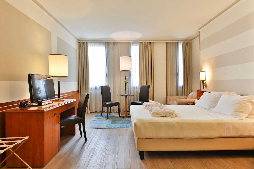 Habitación Deluxe doble, 1 cama de matrimonio grande del hotel Leon D'oro