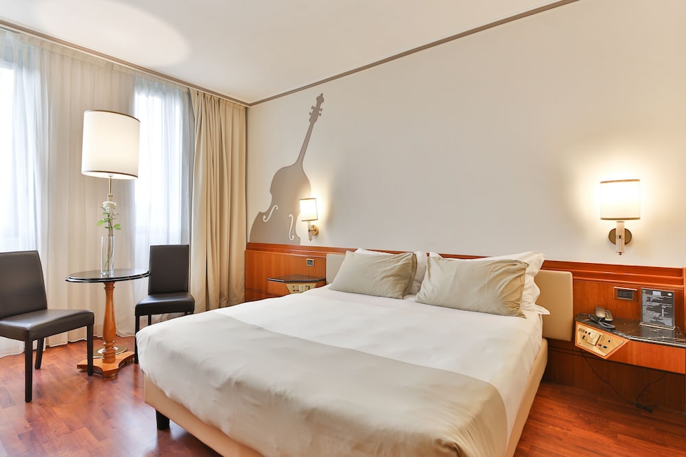 Habitación clásica doble del hotel Leon D'oro. Foto 2