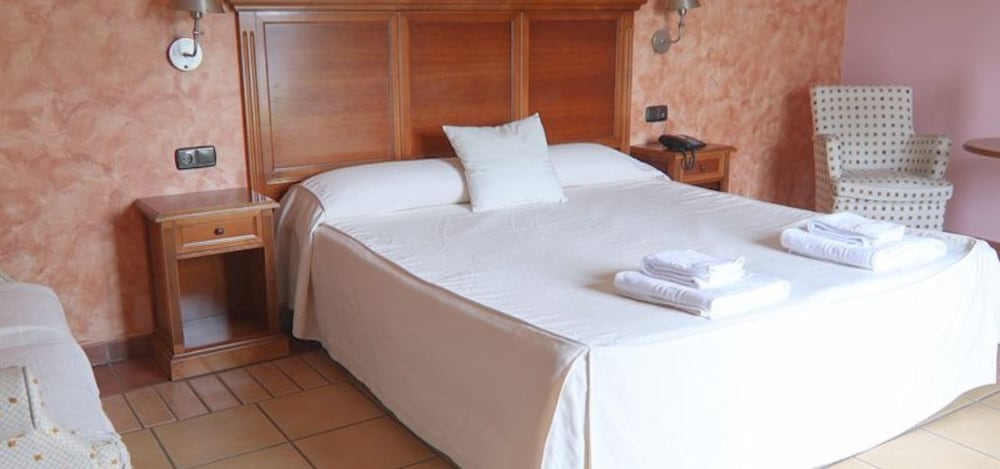 Habitación con 1 cama doble o 2 individuales del hotel Hospedium Doña Mafalda de Castilla. Foto 3