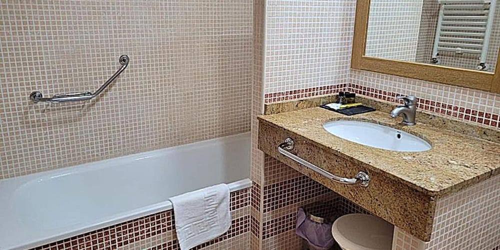 Habitación Doble Superior del hotel Hospedium Doña Mafalda de Castilla. Foto 5