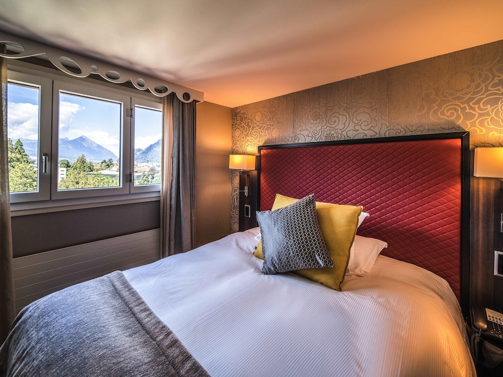 Habitación (Historic, customized rooms with A/C) del hotel Royal St Georges Interlaken Mgallery Collection. Foto 2