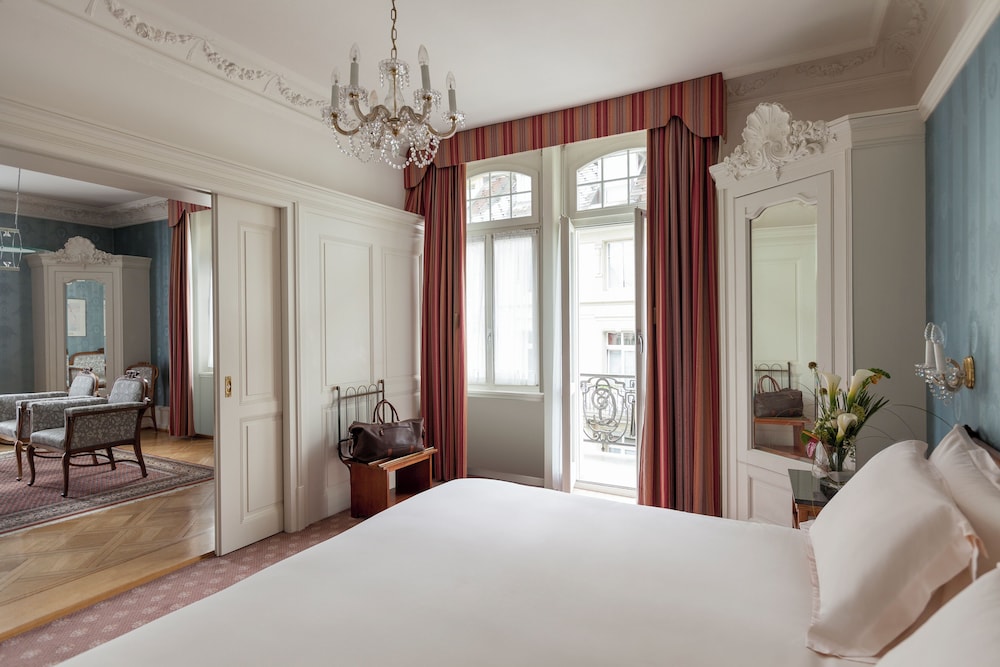 Suite Royal, balcón (Historic) del hotel Royal St Georges Interlaken Mgallery Collection. Foto 1