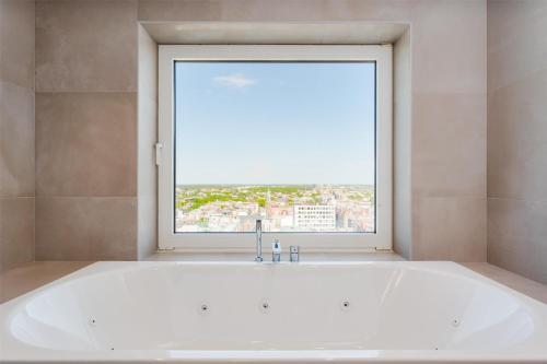 Presidential Suite with VIP Spa access del hotel Radisson Blu Latvija Conference and Spa , Riga. Foto 8