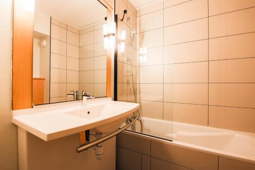 Habitación Doble - 2 camas del hotel Easyhotel Nice Palais Des Congrès – Old Town. Foto 6