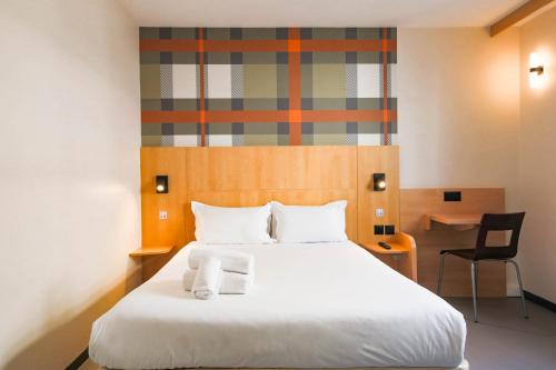 Accessible Family Room with bunkbed and shower del hotel Easyhotel Nice Palais Des Congrès – Old Town