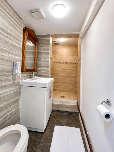 Suite Familiar Deluxe del hotel Aron Guest House 'Second Home'. Foto 7
