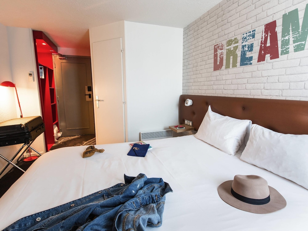 Habitación Estándar con 1 cama doble del hotel Ibis Styles Chartres. Foto 4