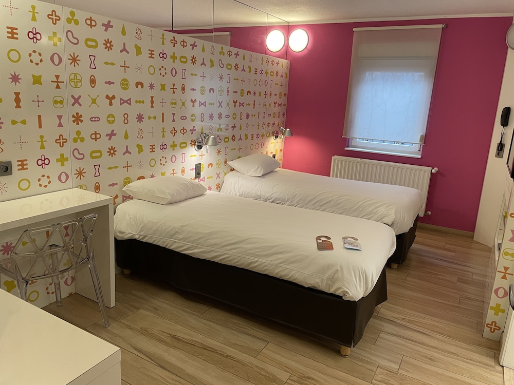 Habitación Doble Estándar del hotel Ibis Styles La Louvière. Foto 1