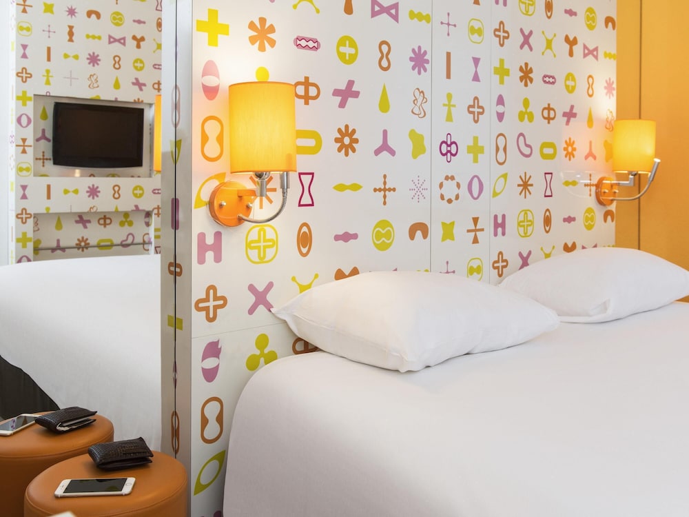 Habitación Doble Estándar del hotel Ibis Styles La Louvière. Foto 5