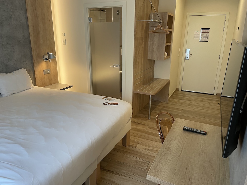 Habitación Doble Superior del hotel Ibis Styles La Louvière. Foto 4