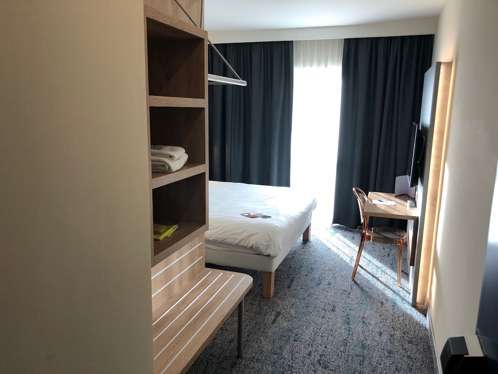 Habitación Doble Superior del hotel Ibis Styles La Louvière. Foto 7