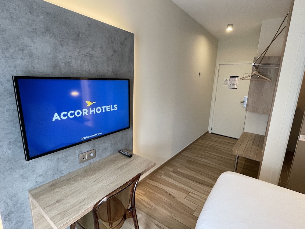 Habitación Doble Superior del hotel Ibis Styles La Louvière. Foto 8