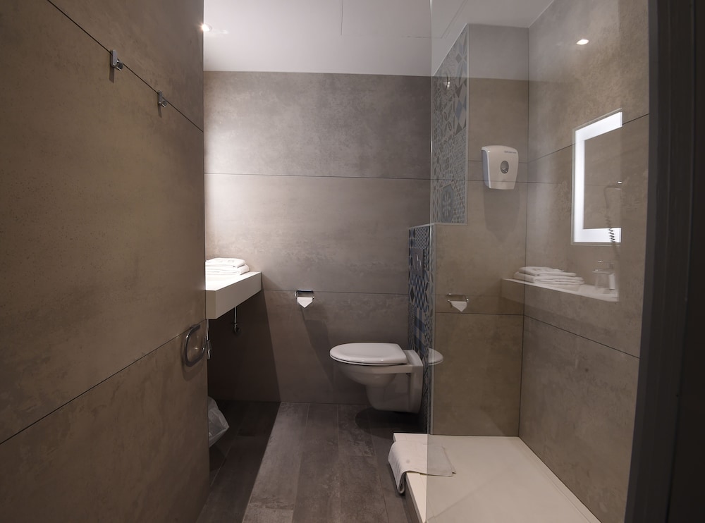 Habitación Doble Superior del hotel Ibis Styles La Louvière. Foto 15