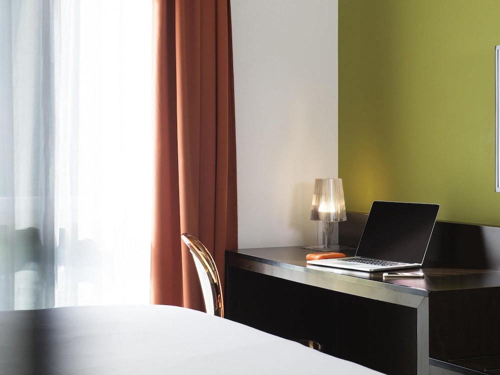 Habitación Gemela Superior del hotel Ibis Styles La Louvière. Foto 5