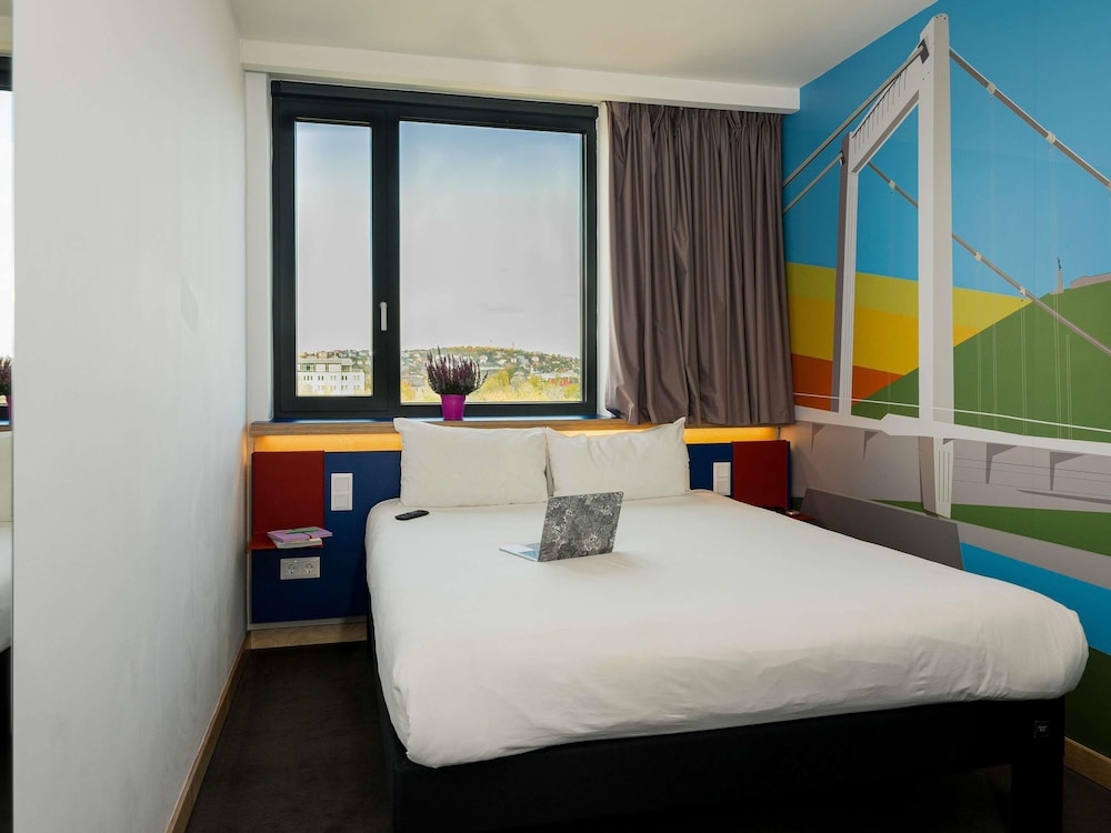 Habitación Estándar con 1 cama doble del hotel Ibis Styles Budapest Citywest. Foto 9