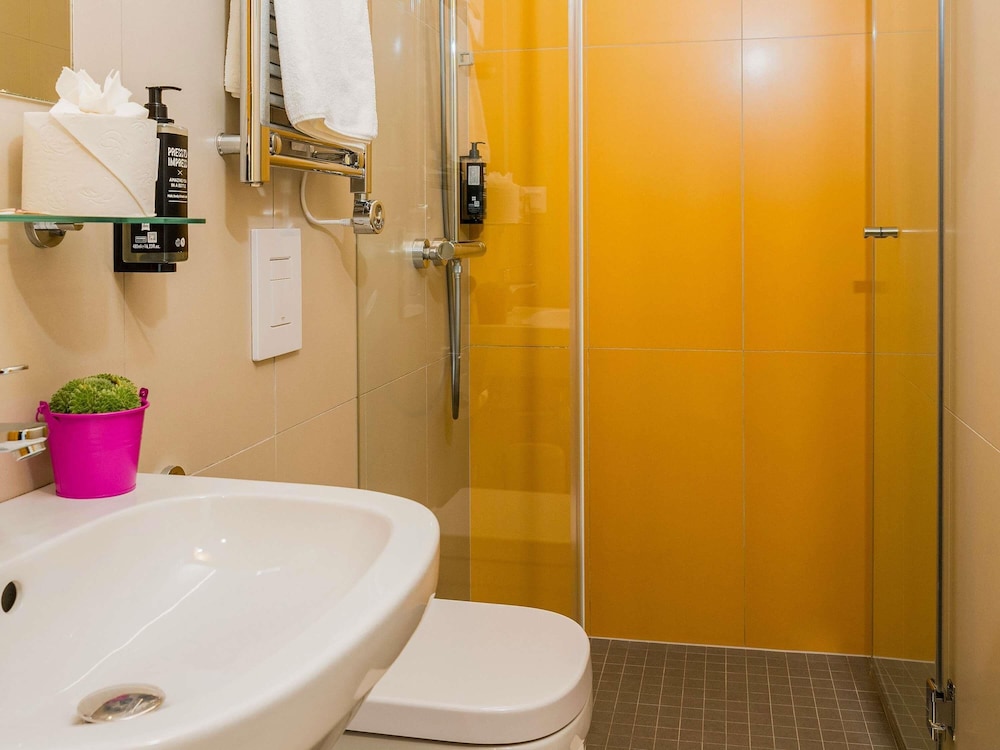 Habitación Estándar con 1 cama doble del hotel Ibis Styles Budapest Citywest. Foto 11