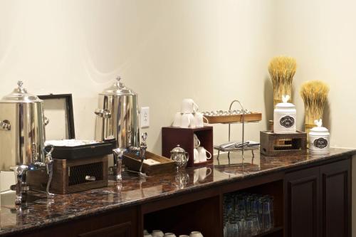 Habitación Club con cama extragrande del hotel Marriott Syracuse Downtown. Foto 7