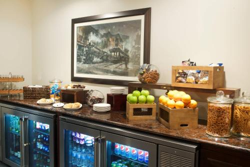 Habitación Club con cama extragrande del hotel Marriott Syracuse Downtown. Foto 9