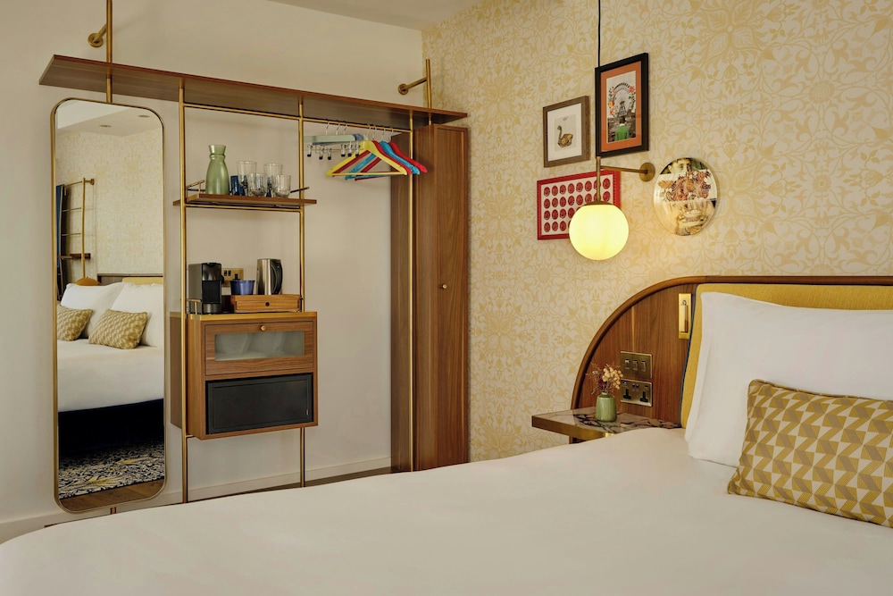 Habitación, 1 cama de matrimonio grande, no fumadores del hotel Park Grand London Kensington. Foto 6