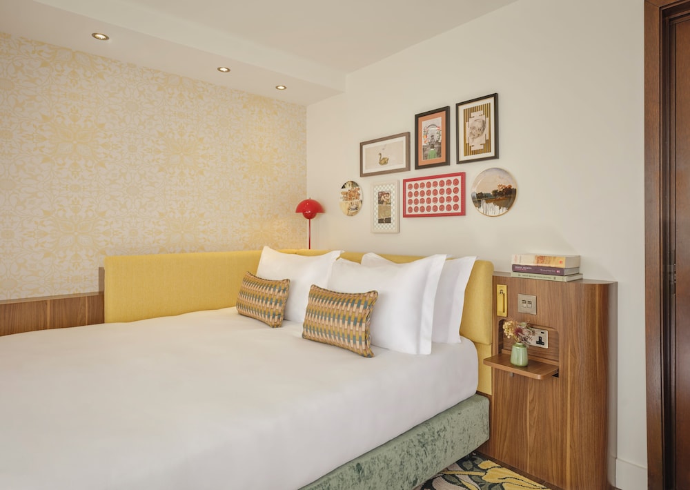 Habitación doble Lujo 1 Cama queen del hotel Park Grand London Kensington. Foto 5