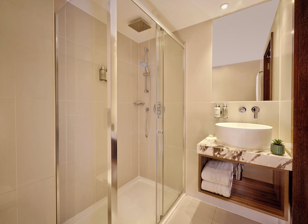 Habitación, 1 cama de matrimonio, no fumadores del hotel Park Grand London Kensington. Foto 5
