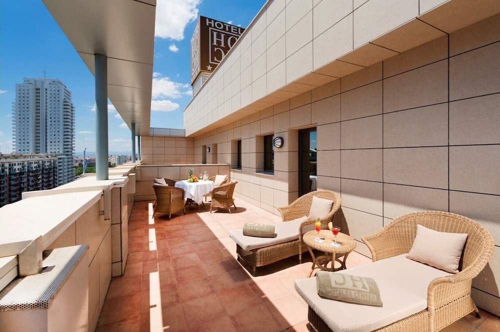 Habitación Deluxe, terraza del hotel Valencia Center. Foto 3