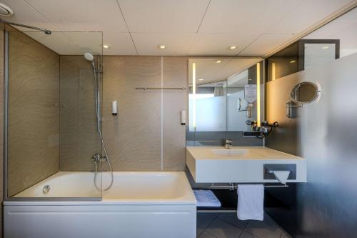 Habitación Doble Panorama del hotel Park Inn By Radisson Berlin Alexanderplatz. Foto 4