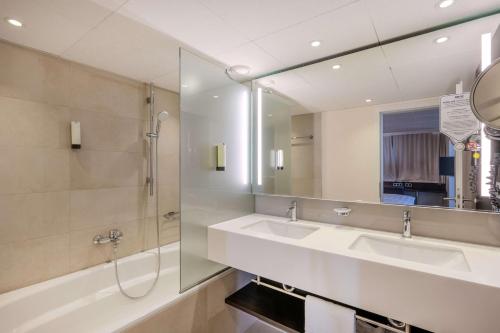 Suite Junior del hotel Park Inn By Radisson Berlin Alexanderplatz. Foto 3