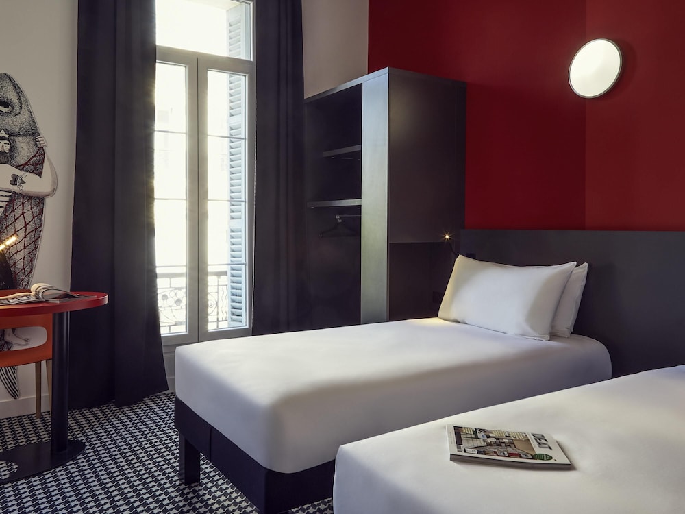 Habitación estándar con dos camas individuales del hotel Ibis Styles Marseille Vieux Port. Foto 2